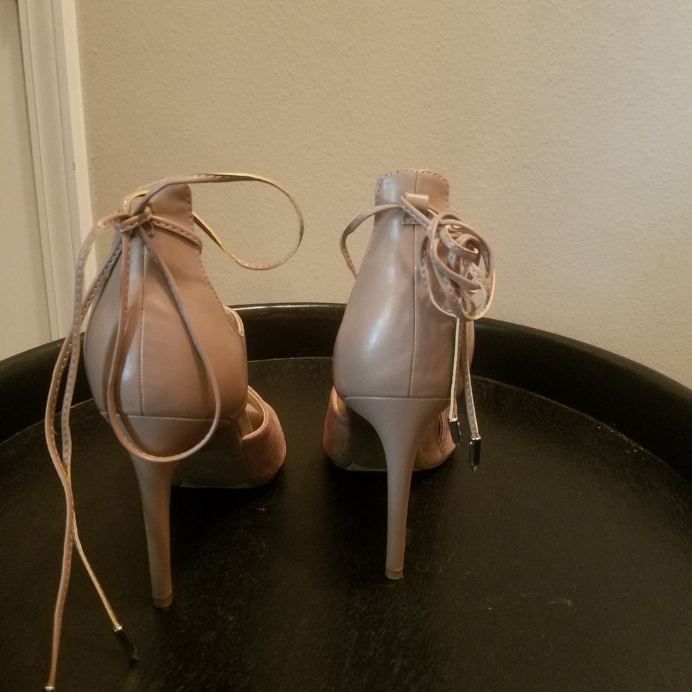 Shoes - Picture 4 of 4
